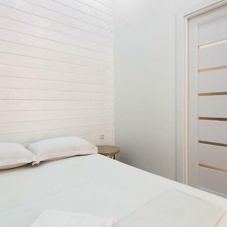 Leogrand One-Bedroom Apartments On Tugan-Baranovskogo 24 Lviv Eksteriør bilde
