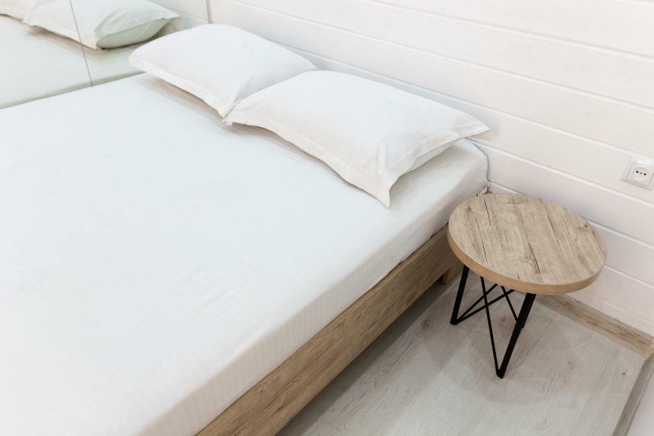 Leogrand One-Bedroom Apartments On Tugan-Baranovskogo 24 Lviv Eksteriør bilde
